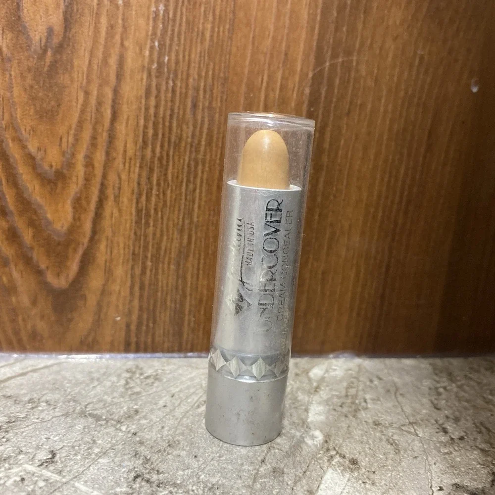 Jordana Undercover Cream Concealer -‎ 04 Beige